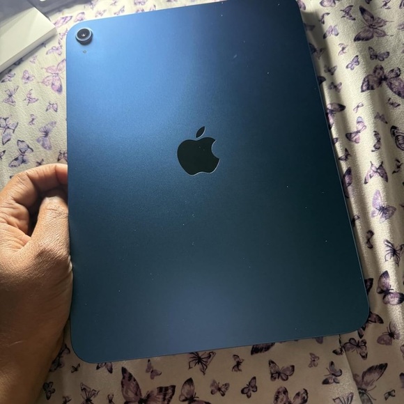 Apple iPad Blue Premium Tablet